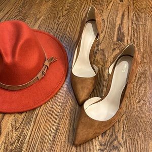 NWOT brown suede pump EU 40